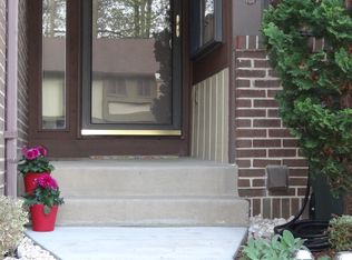 2169 Glencourse Ln, Reston, VA 20191