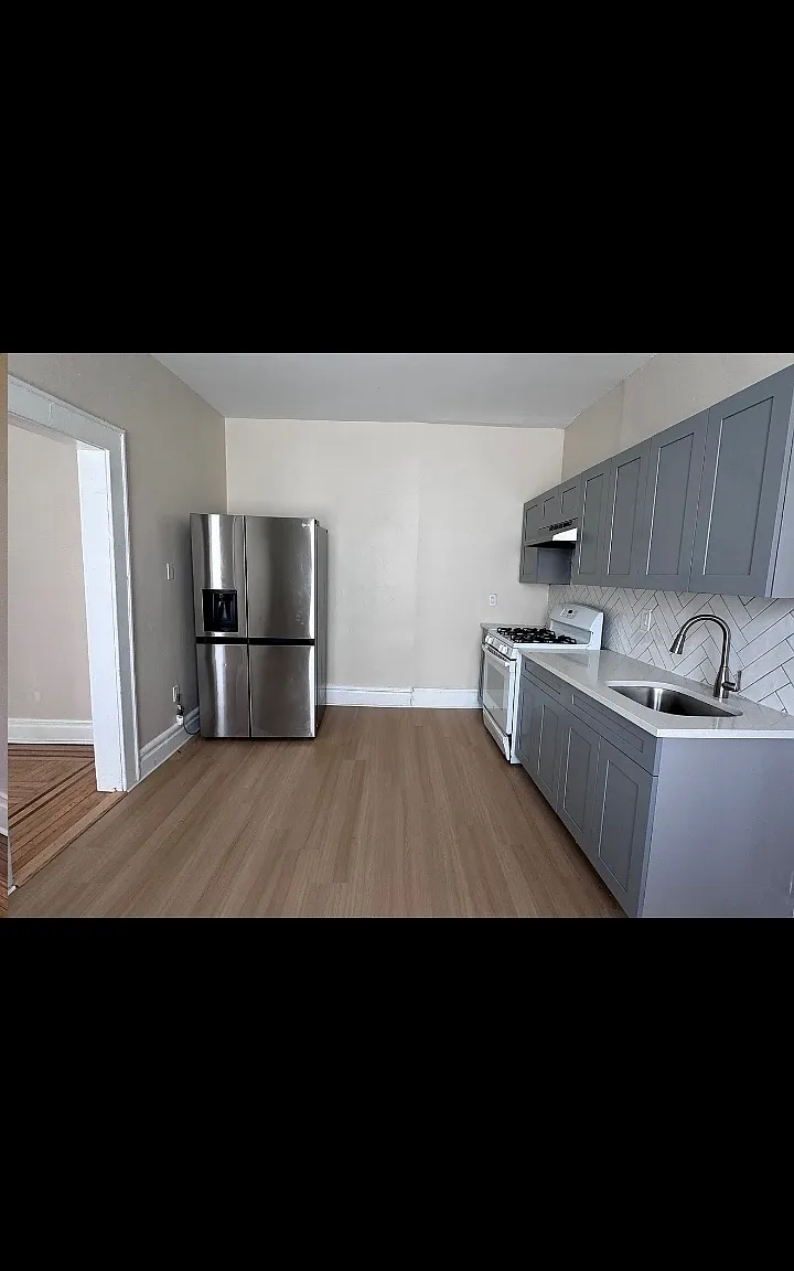 3 bed, $2,150 — Photo 4