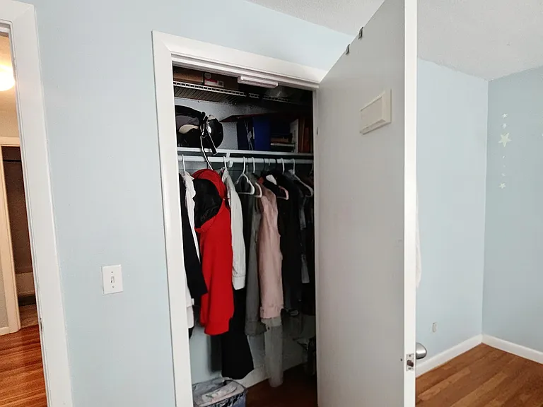 205 Kent St — Photo 9