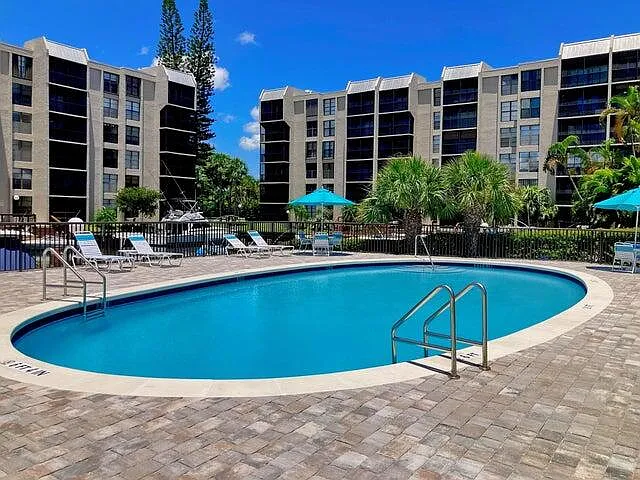 2 bed, $2,700 — Photo 1