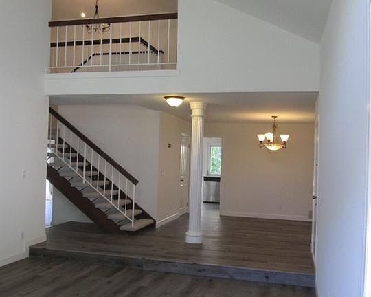 4th image of 2901 Woodwardia Dr