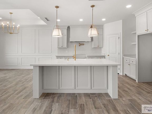 5th image of 7636 Gladiola St