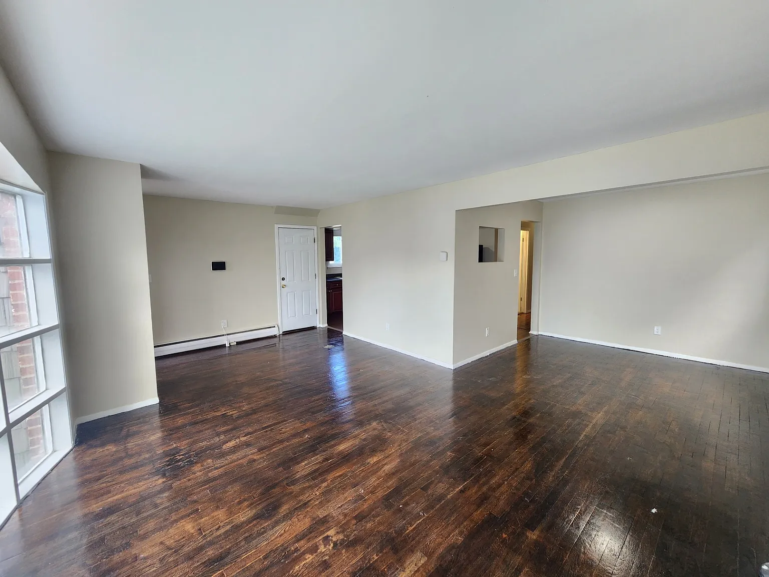 3 bed, 1.5 bath, $3,500 — Photo 2