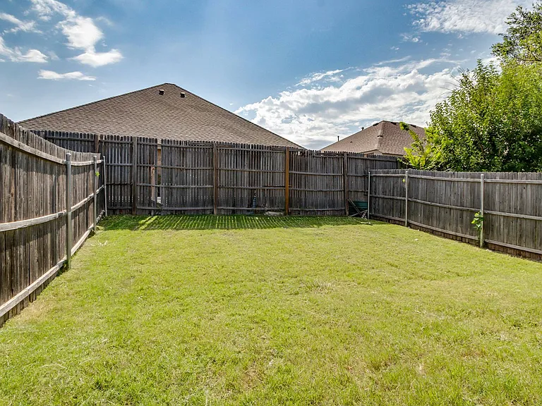 412 Chalk Hill Ct — Photo 41