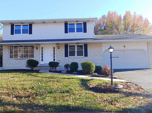 10 Courtleigh Pl, Reading, PA 19606