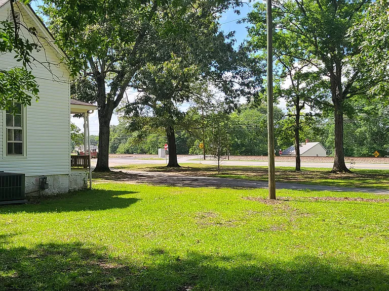 776 Macon Ave — Photo 20