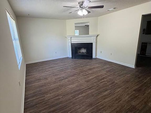 4th image of 2929 Wakefield Ct