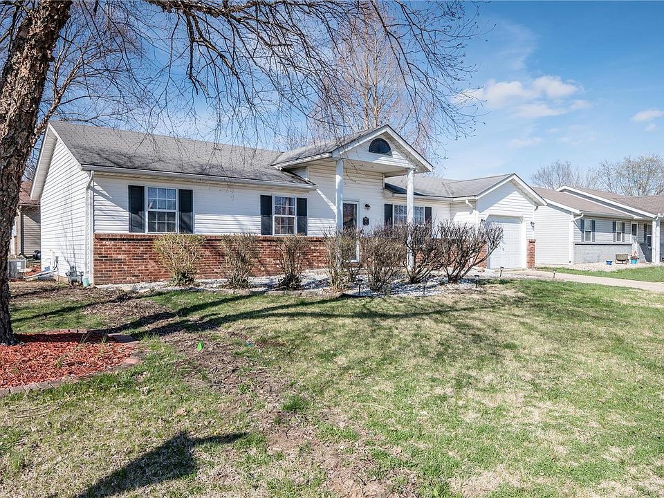 45 Crest Dr, Highland, IL 62249 Zillow