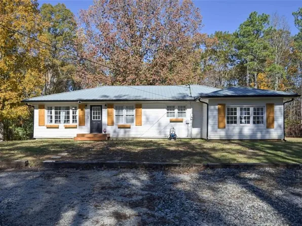 160 College Cir, Buchanan, GA 30113