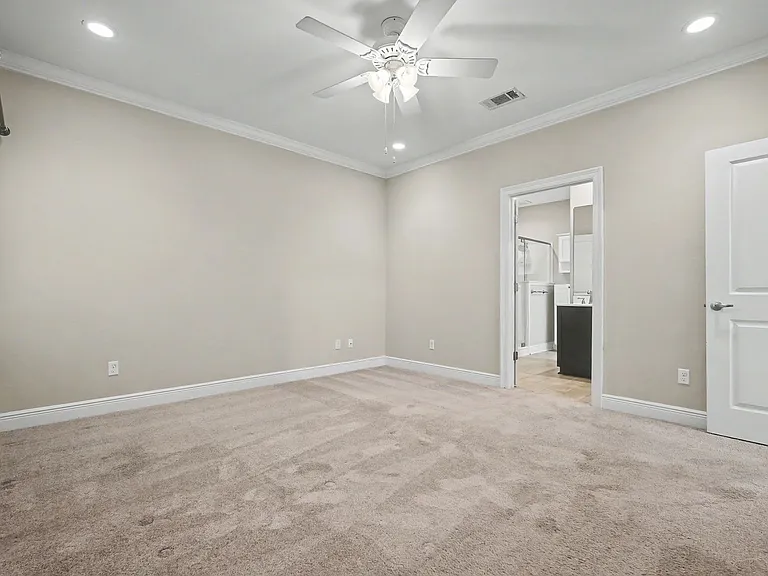 490 Soundview Ct — Photo 23