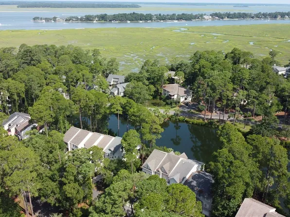 32 Quartermaster Ln, Hilton Head Island, SC 29928