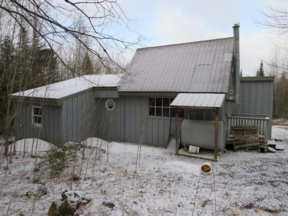 2nd image of 990 Oregon Road