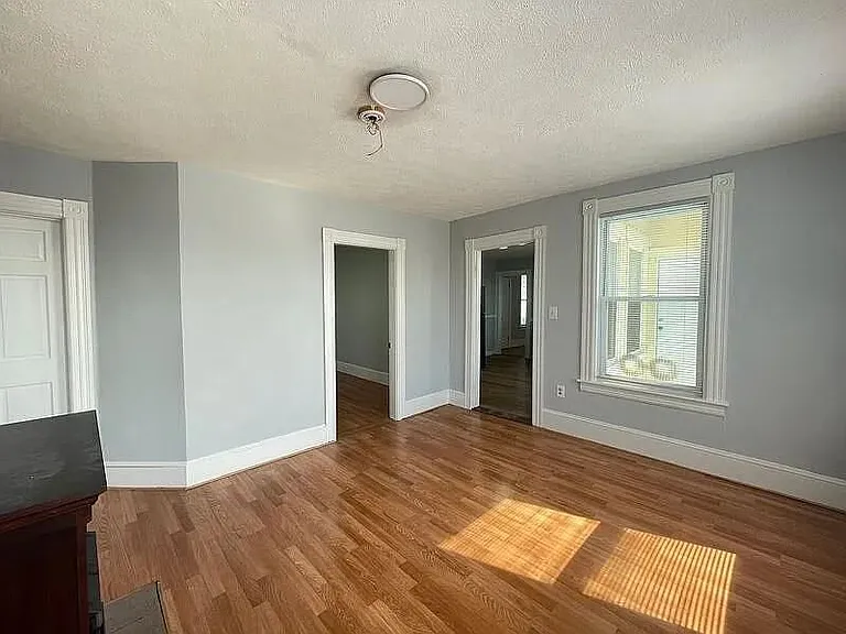 231 Laurel St #3 — Photo 8