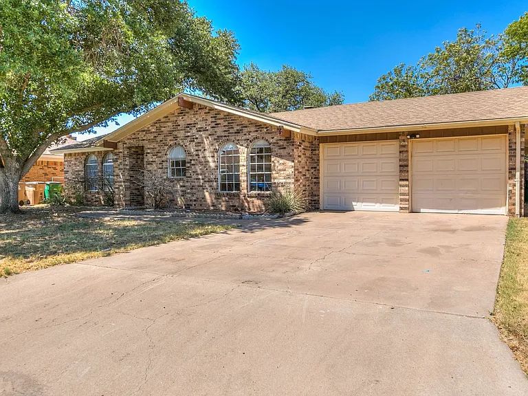 3846 Deerfield Rd — Photo 2