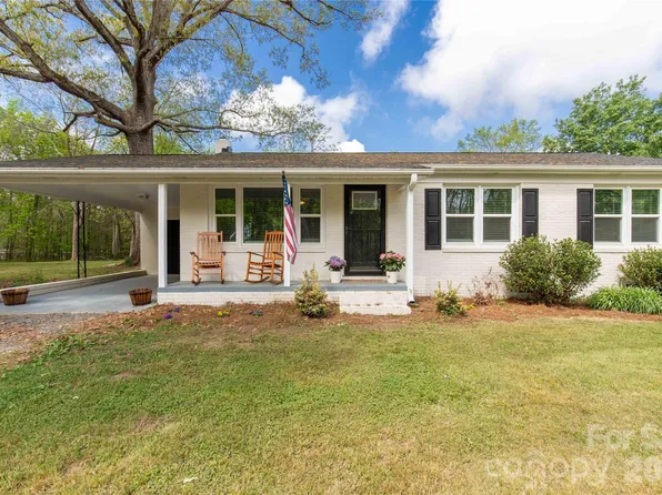1143 Potter Rd, Lancaster, SC 29720