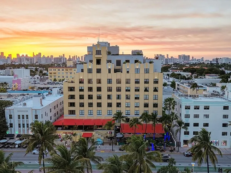 1330 Ocean Dr #R7C — Photo 19