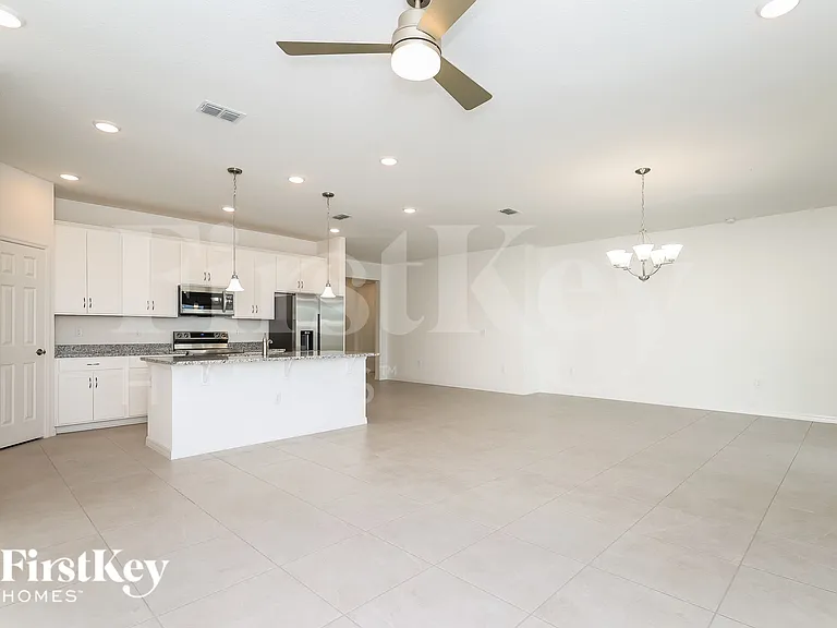 1228 Spokane Point — Photo 3