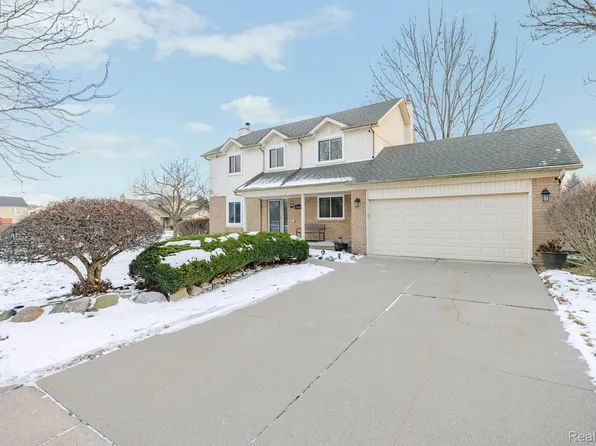 14646 Sundew Ln, Sterling Heights, MI 48312