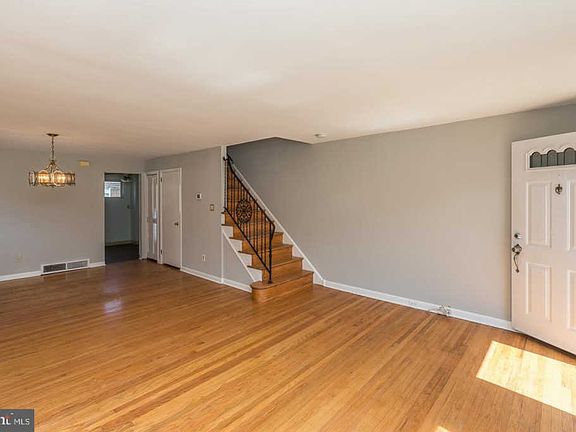 3rd image of 4007 Evans Ln