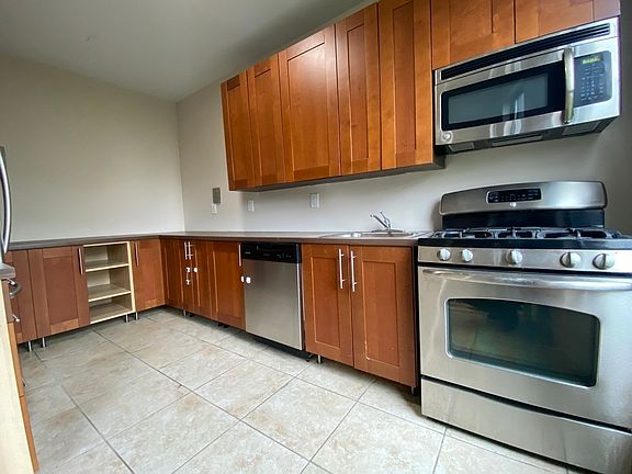 2nd image of 545 Edgecombe Ave APT 3B