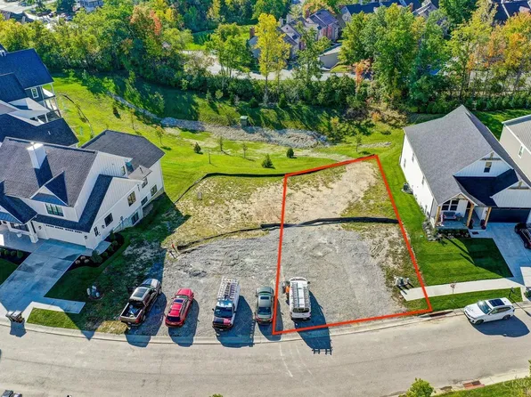 9821 Orchard Trl, Montgomery, OH 45242