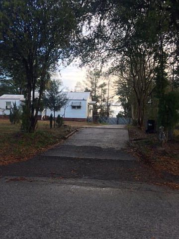 2nd image of 1916 Pine Haven Rd