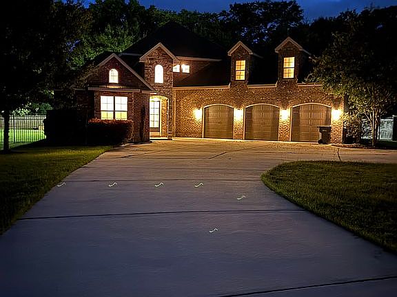 2nd image of 105 Stonegate Trl