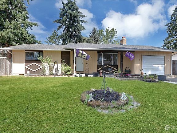 3rd image of 4109 220th Street E