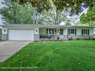 15100 Glencrest Dr, Lansing, MI 48906