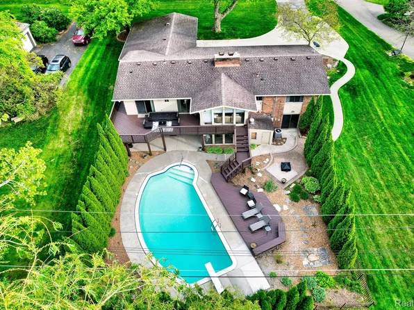 38616 Silken Glen Dr, Northville, MI 48167