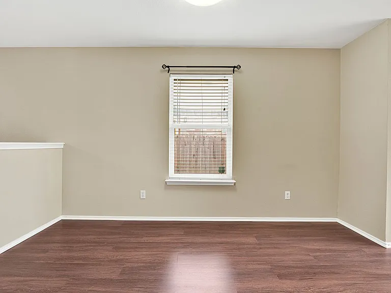 8711 Shaenwest — Photo 4