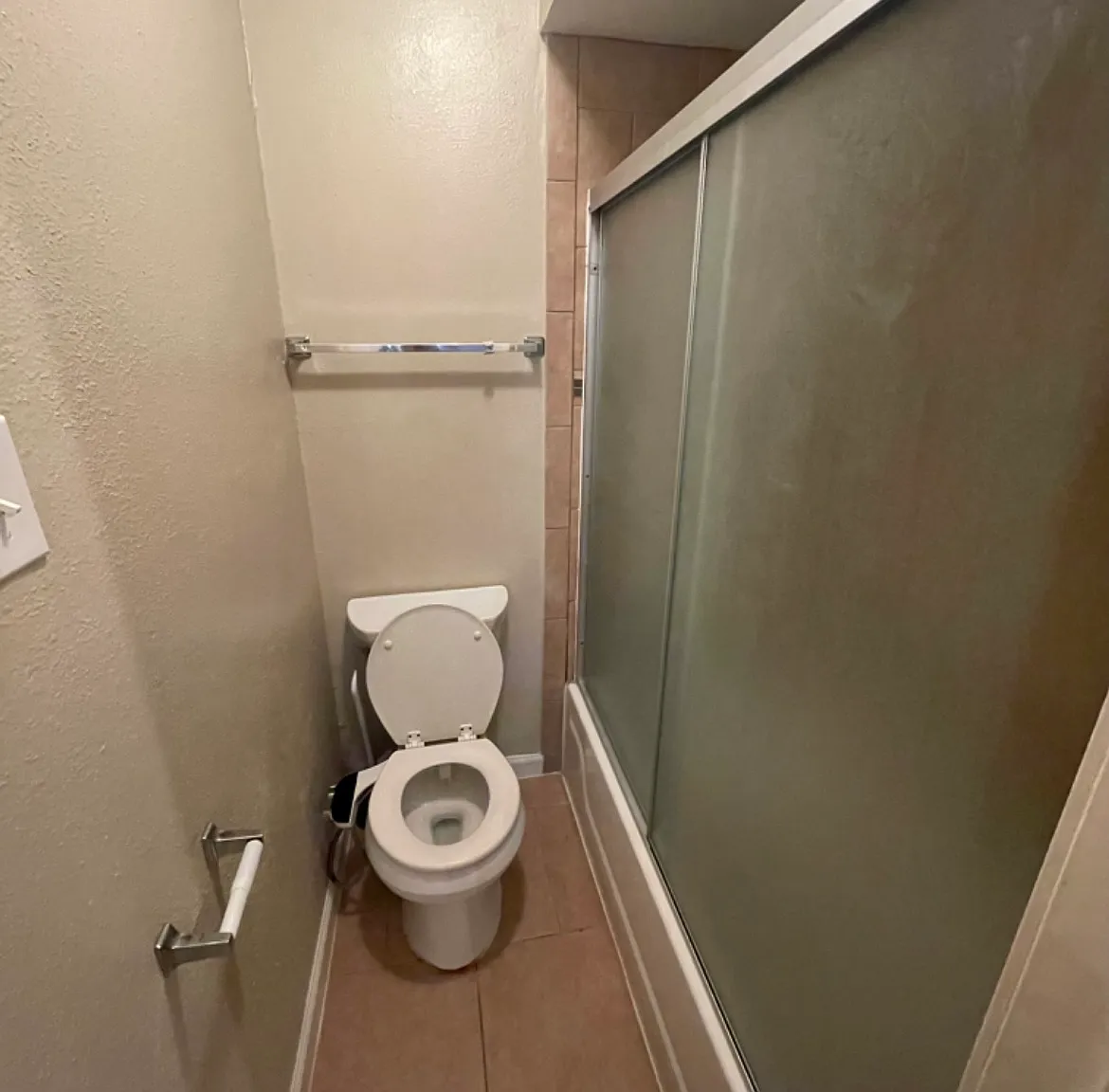 2 bed, 1200 sqft, $1,200 — Photo 3