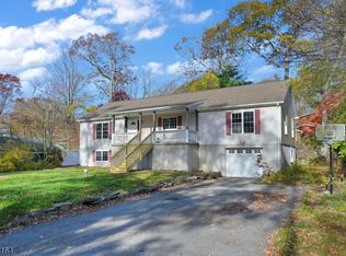 7 Chatham Rd, West Milford Twp., NJ 07421