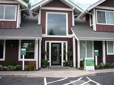 Wonderful community Veridian Cove with luxurious amenities such as a club house with fitness room, s