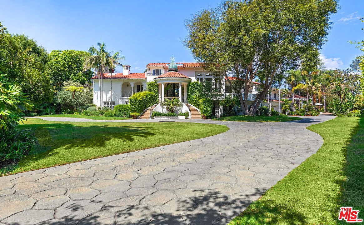 6 bed, 5.0 bath, 5097 sqft, $50,000 — Photo 4