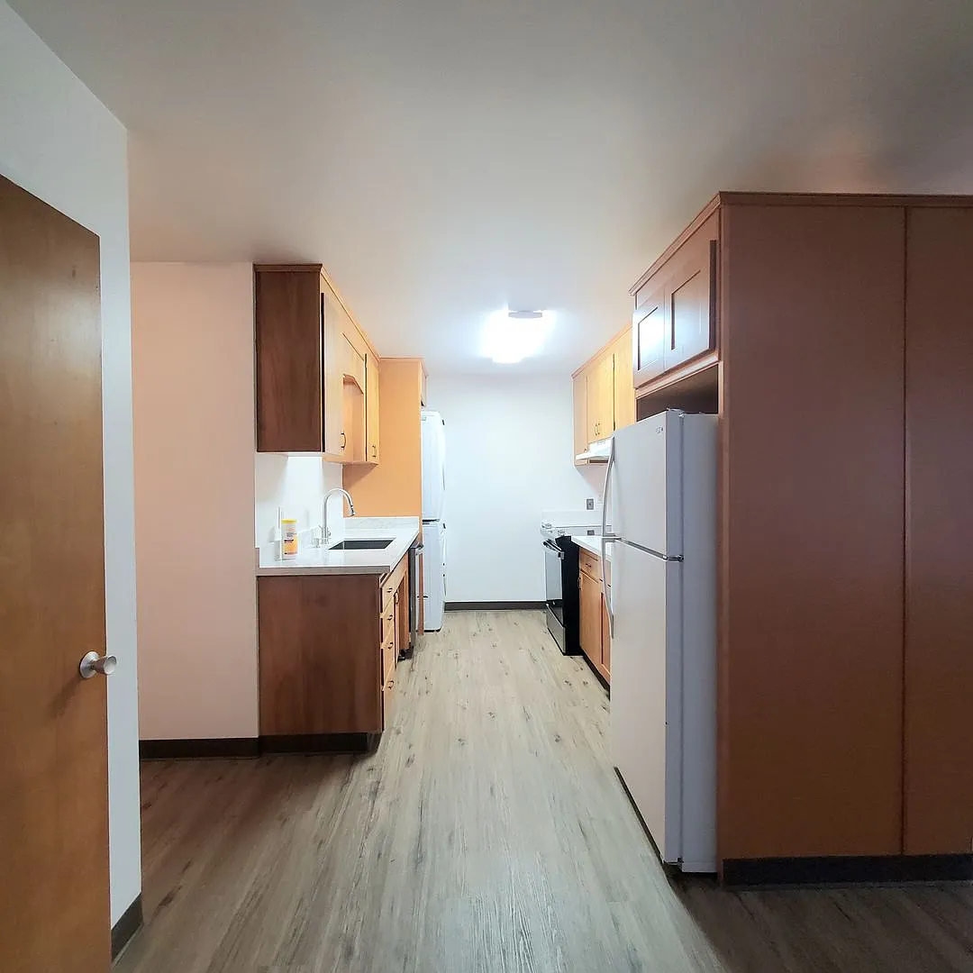 Z&Z: Patricia Building Auburn 98001 — Photo 1