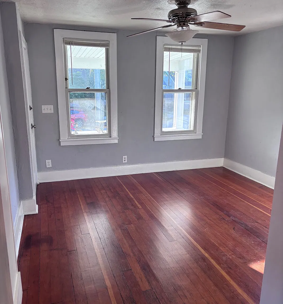 2 bed, 850 sqft, $1,900 — Photo 1