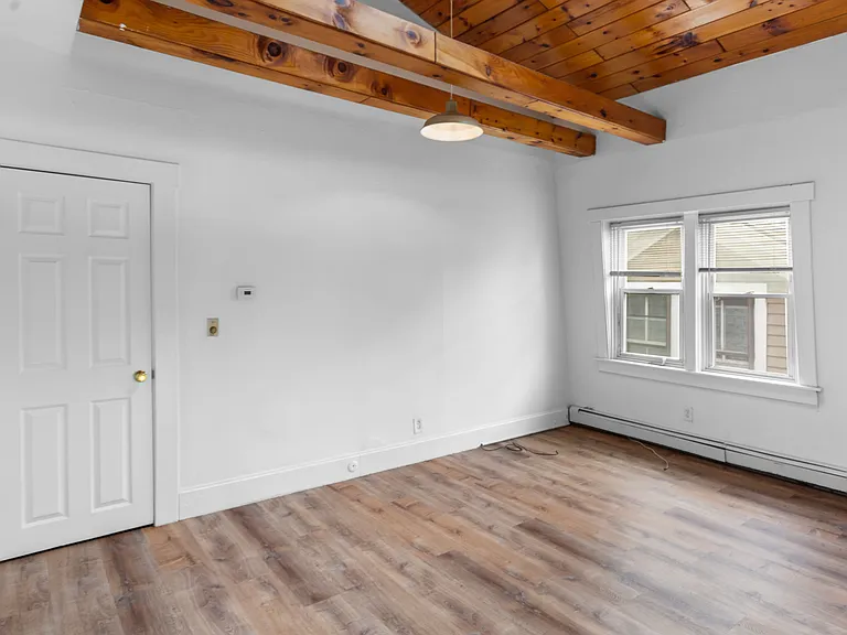 79 Oak St #6 — Photo 8