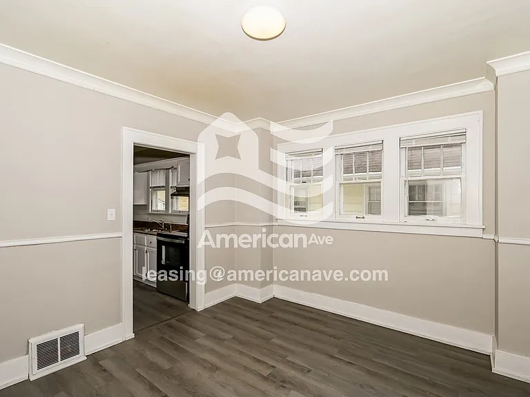 1656619_006_dining_room_12707310.jpg