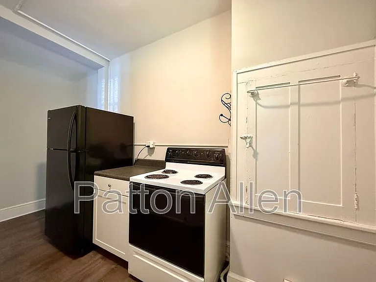 116 E Chestnut St #24 — Photo 13
