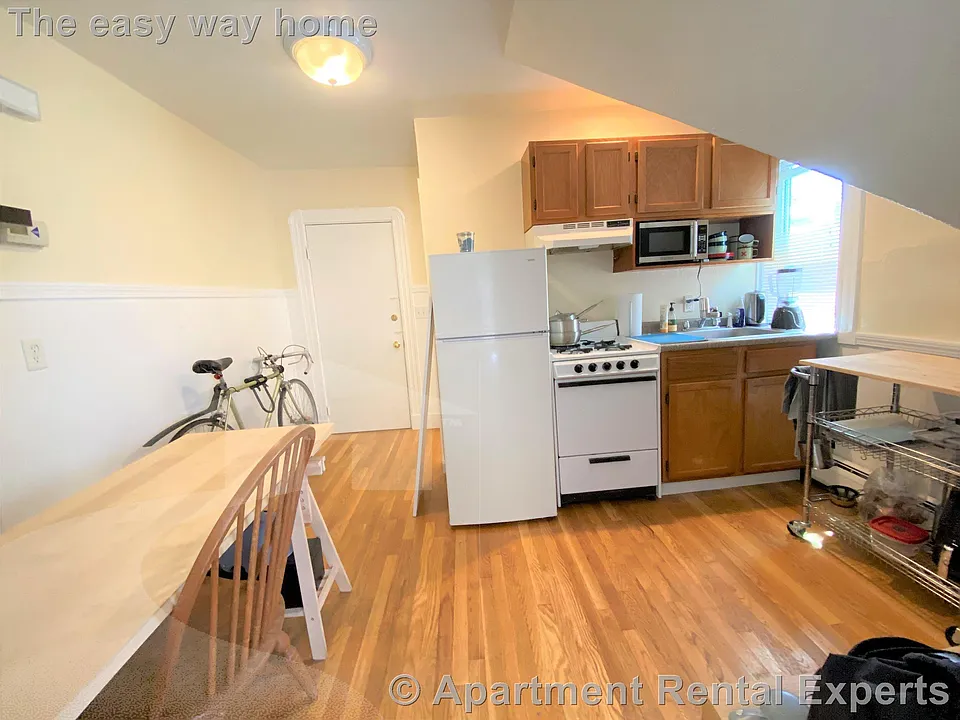 205 Highland Ave #4