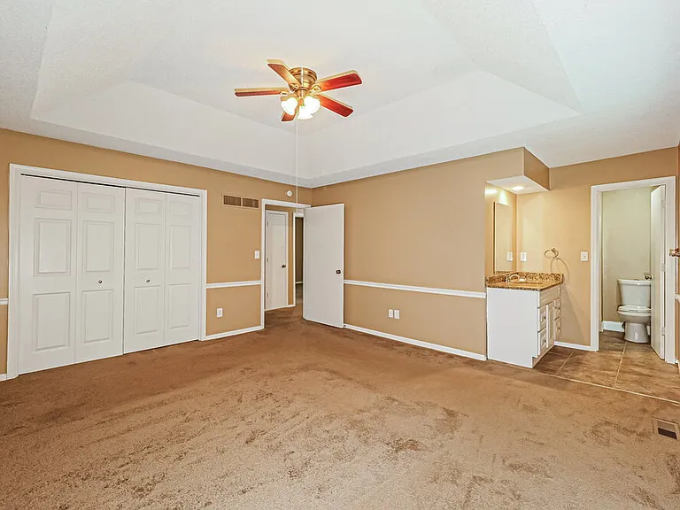 9004 Arlington Ct — Photo 16