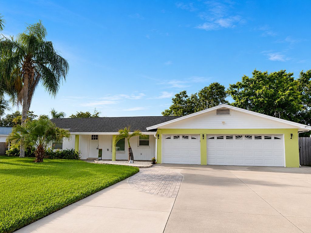 8715 Driftwood Dr - Property Image