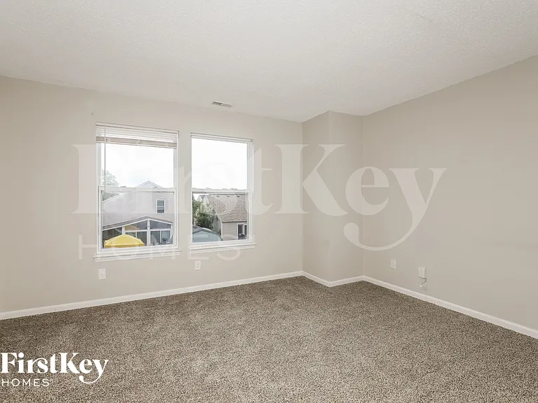 1180 Crescent Dr — Photo 10