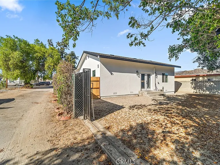10730 Strathern St — Photo 55