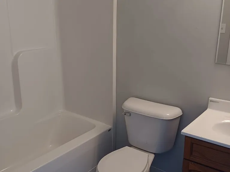 1117 W Roache St — Photo 3