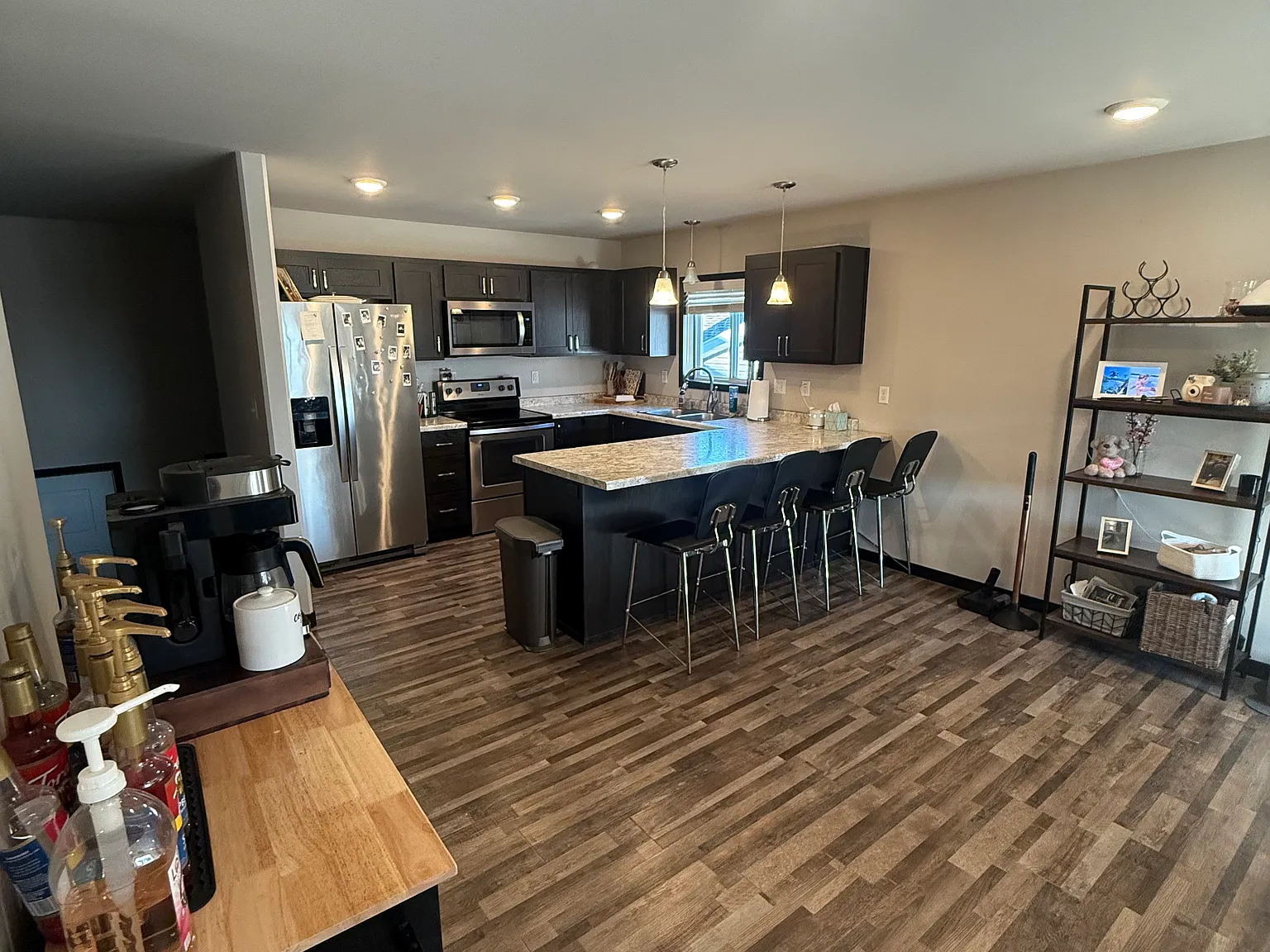 3 bed, 2080 sqft, $2,000 — Photo 2
