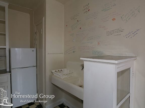 2nd image of 1211 W Elmdale Avenue # 3d Fl 3rd