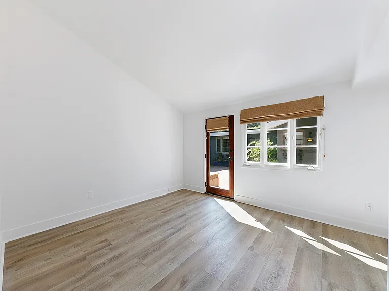 6328 Frondosa Dr — Photo 21
