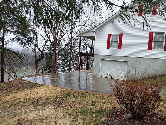 4th image of 562 Twin Rivers Dr
